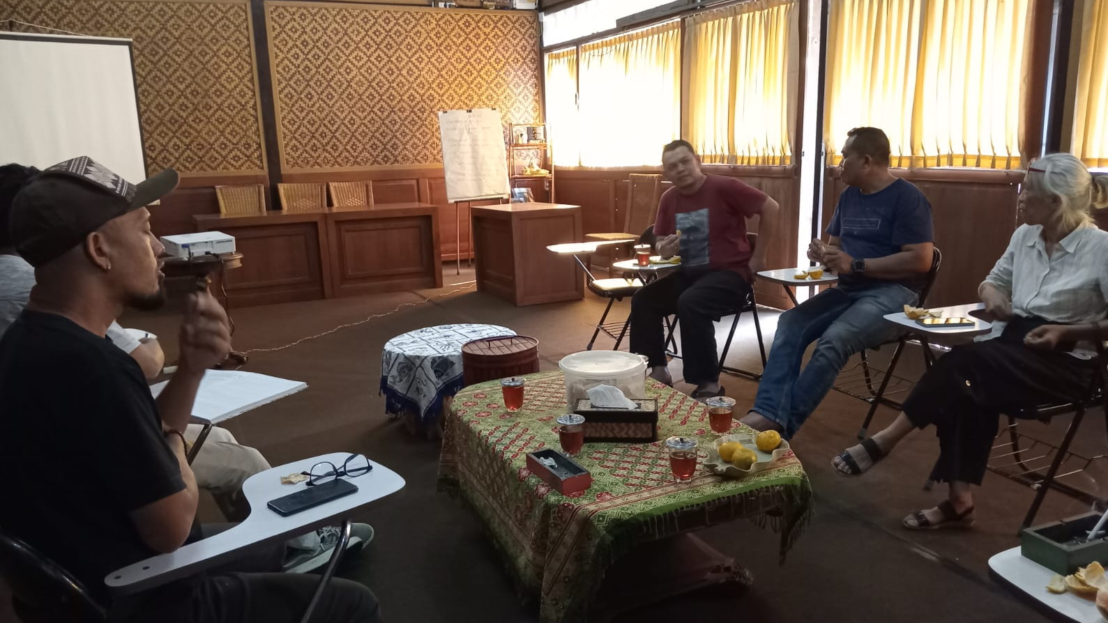 Officials of KSU Apikri and Supervisors Hold Special Meeting with Coffins Craftsman 