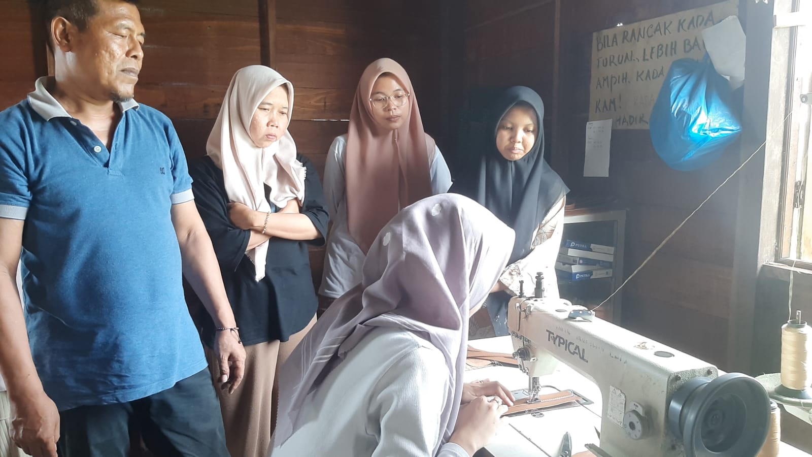Apikri Facilitates Leather Craft Training in Amuntai, South Kalimantan