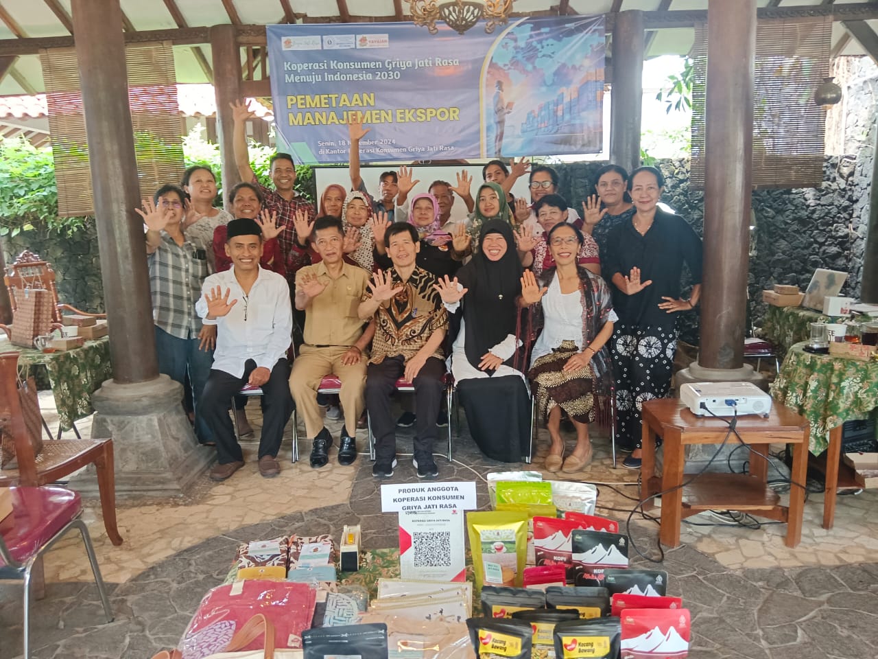 Apikri Chairperson Becomes Speaker in Export Management Mapping Training