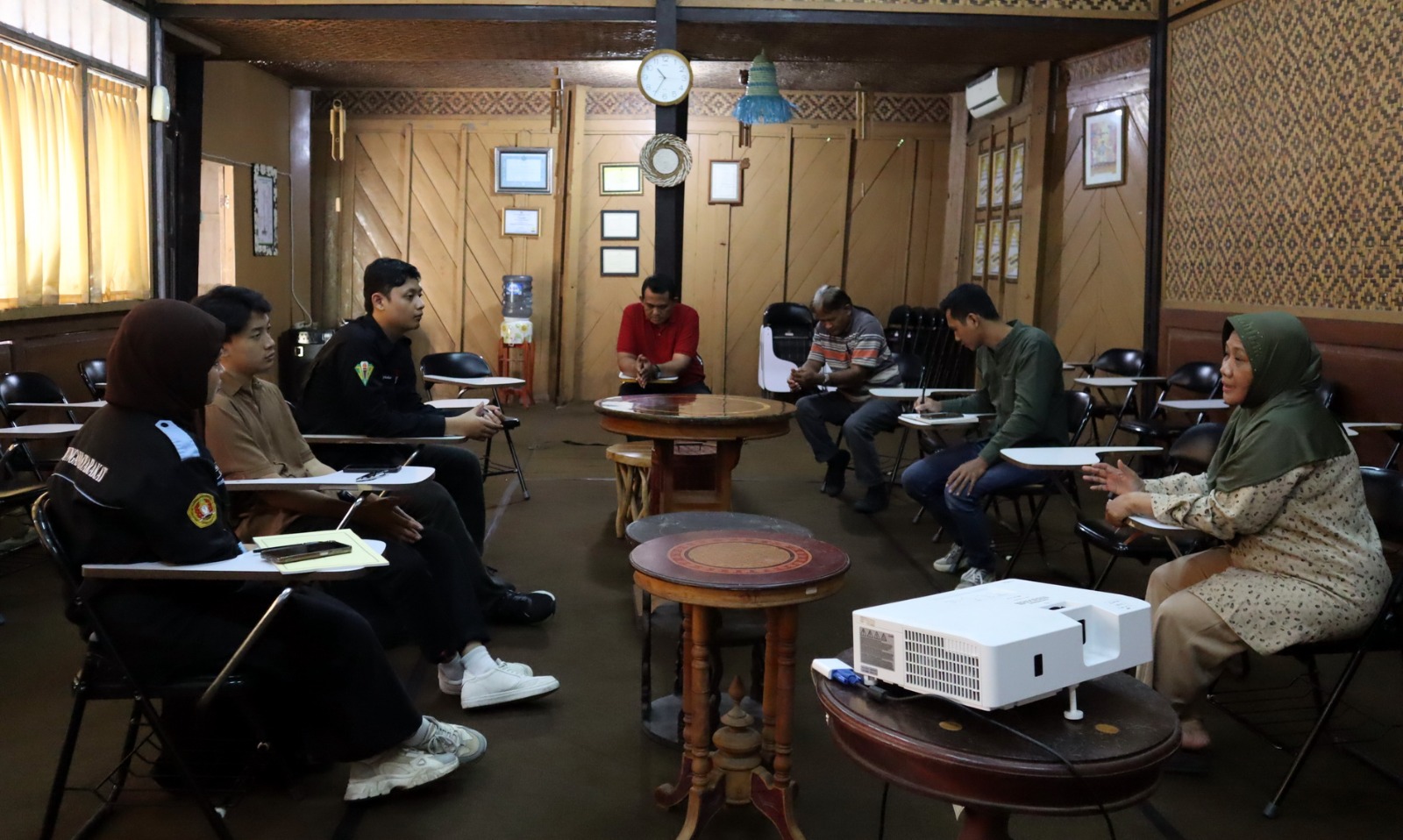 UPN Yogyakarta Students Study Apikri's Cooperative and Export Strategies