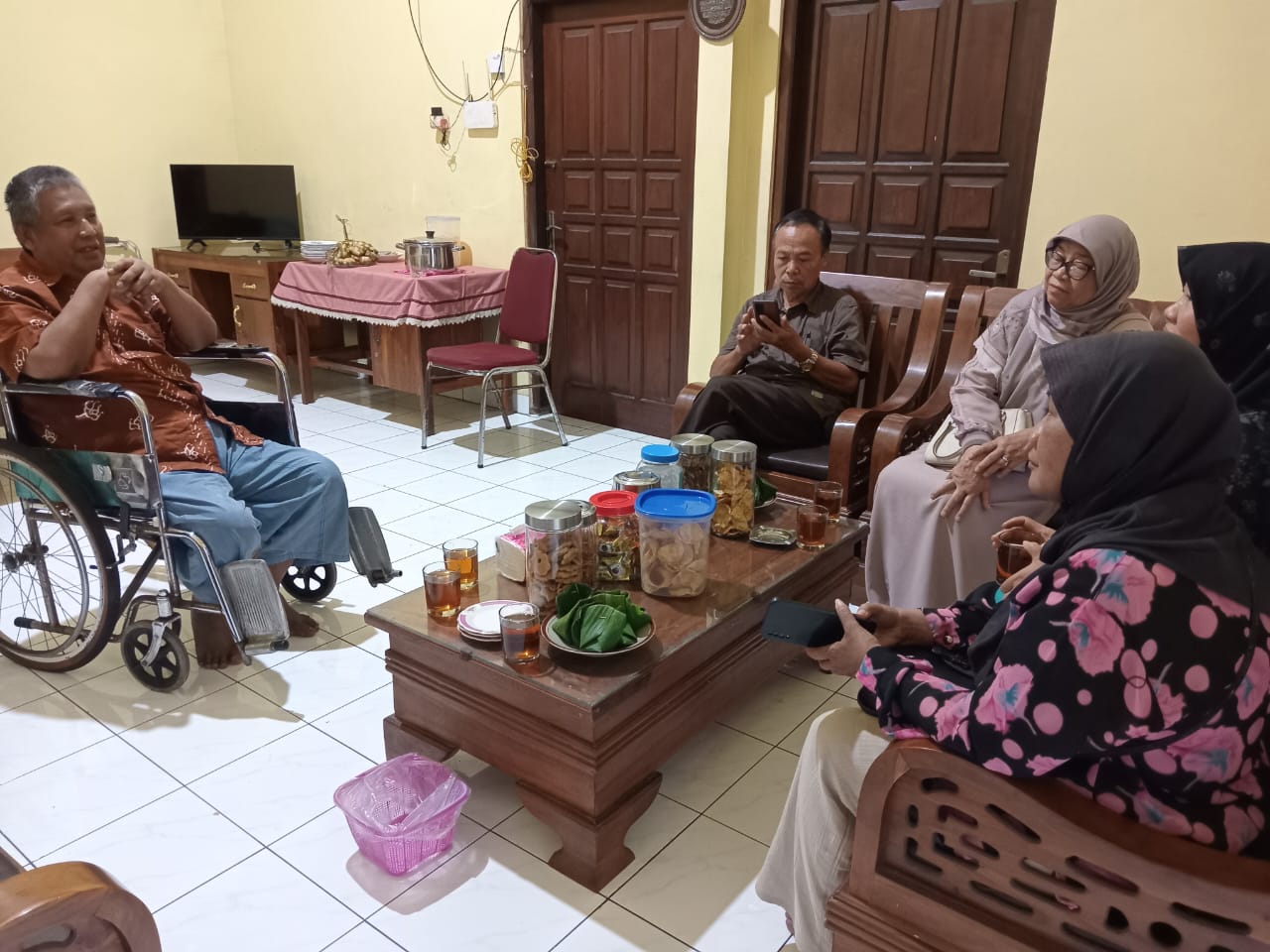 Apikri Board and Supervisors Visit Co-founder