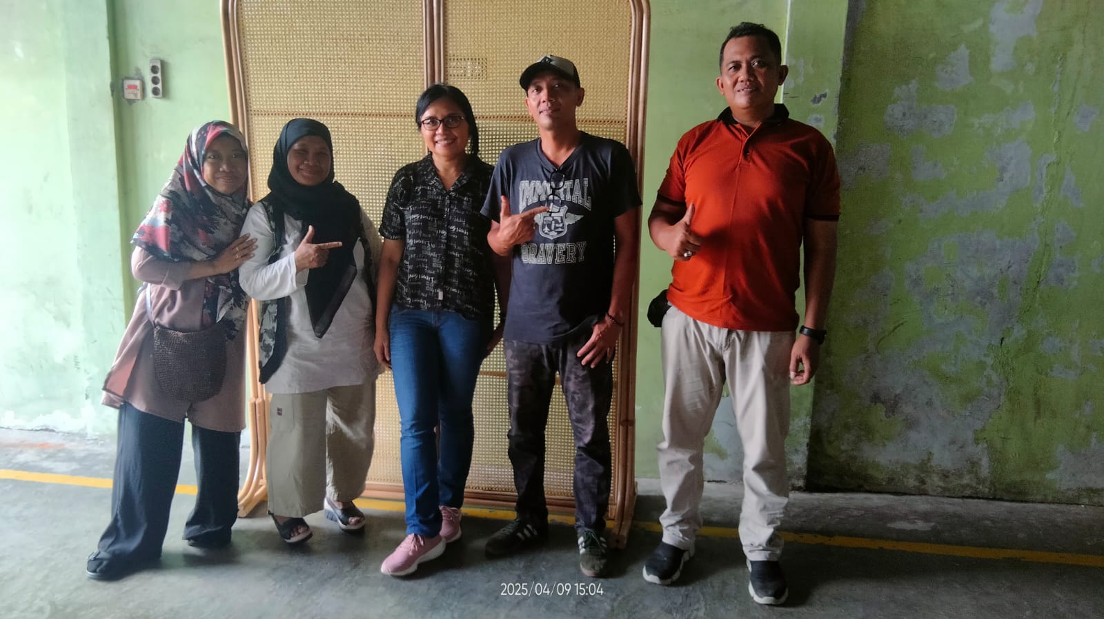 European Buyer Representative Visits Apikri to Review Wood Product Samples