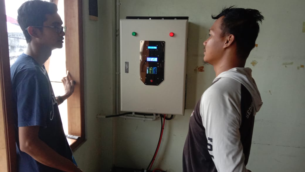 Solar Panel Vendor Trains Apikri Staff on Inverter Operations