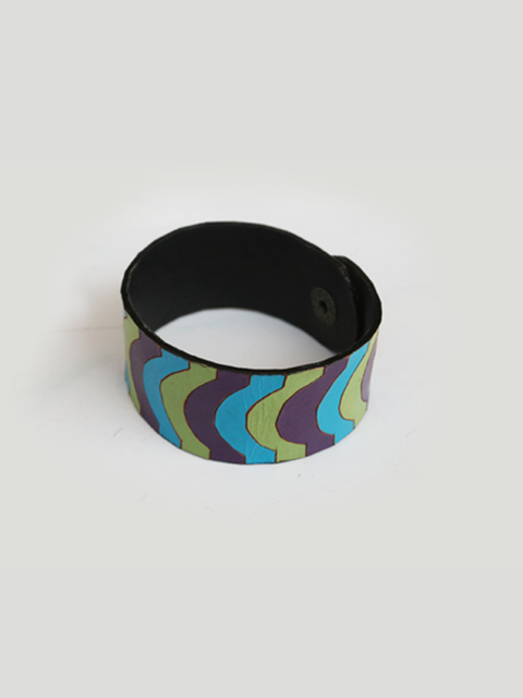 tosca-curve-motif-leather-bracelet